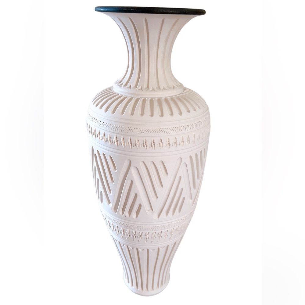 beautiful seramica vase without scratches